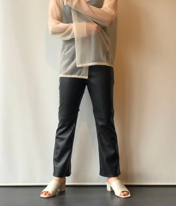 PHEENY/ROYAL FAKE LEATHER BELT-LESS FLARED PANTS(BLACK)