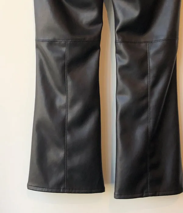 PHEENY/ROYAL FAKE LEATHER BELT-LESS FLARED PANTS(BLACK)